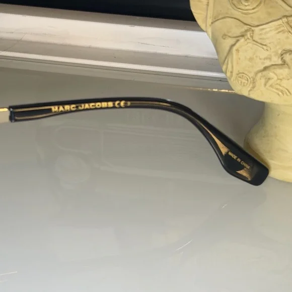 NWT Marc Jacobs Black and Gold Sunglasses. retail $205. - Picture 7 of 11